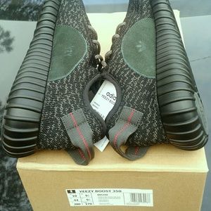 UA Adidas Yeezy Pirate Black size U.S. 10/EUR 44